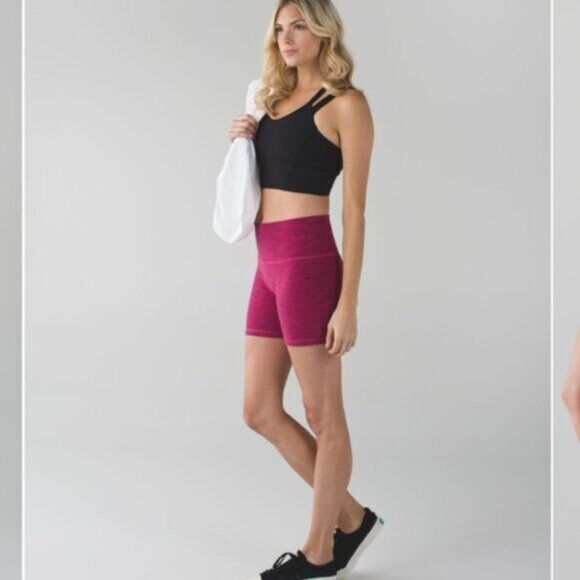 Lululemon  * Groove Short  (Roll Down Regular) - Diamond Jacquard Berry Rumble - Picture 10 of 12